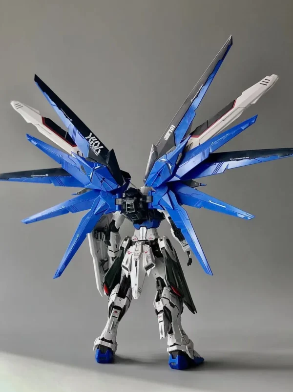 DABAN 6650 MG 1/100 Freedom 2.0 ZGMF-X10A Assembly Model Kit Collection Action Figures Robot Figurine Plastic Model Hobby Toys - Image 2
