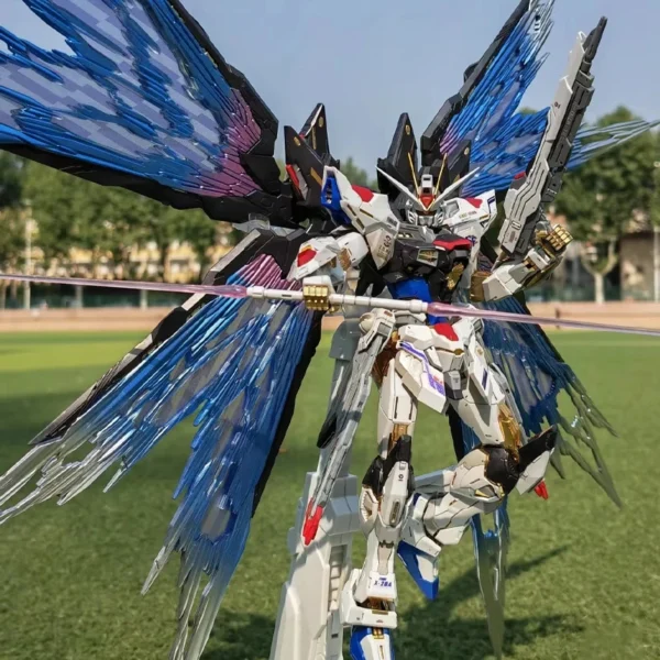 Daban 8802 MG 1/100 Assembly Model Kit Strike Freedom MB Ver Wing Of Light Action Figures Robot Figurine Plastic Model Toy Gifts - Image 2
